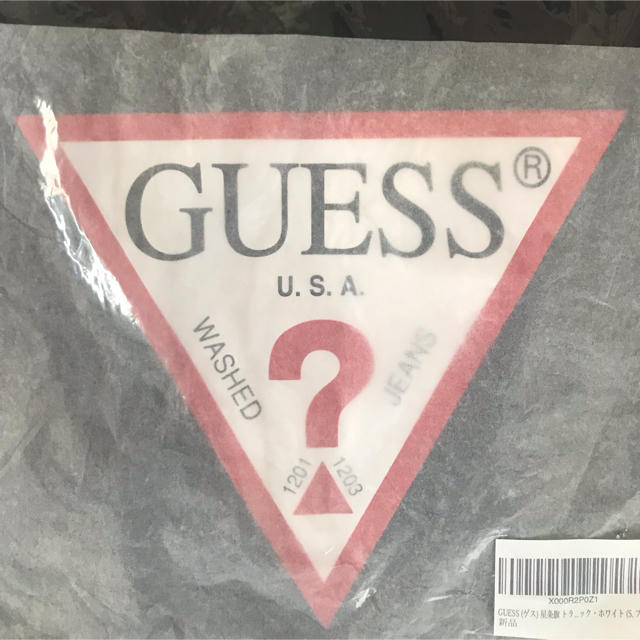 GUESS(ゲス)の新品タグ付 GUESS(ゲス) サイズS ブラック ロゴT  レディースのトップス(Tシャツ(半袖/袖なし))の商品写真