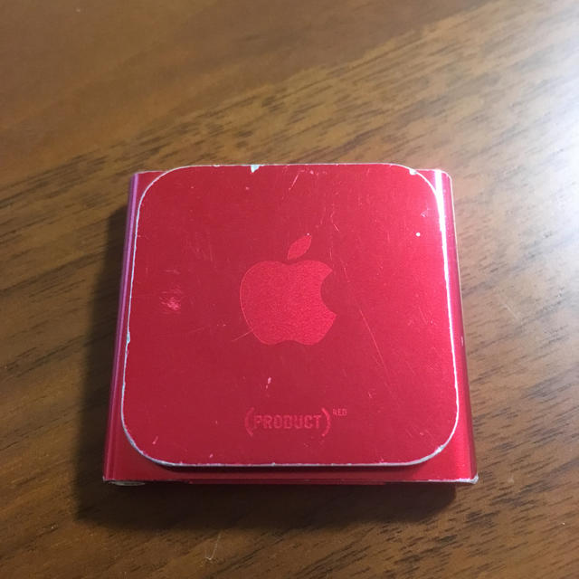 Apple(アップル)のiPod nano 16GB 動作品 RED スマホ/家電/カメラのオーディオ機器(ポータブルプレーヤー)の商品写真