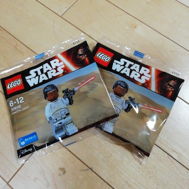 Lego(レゴ)の新品、未開封！２個セット　スター・ウォーズ　Finn  ミニフィグ　送料込み！ エンタメ/ホビーのフィギュア(SF/ファンタジー/ホラー)の商品写真