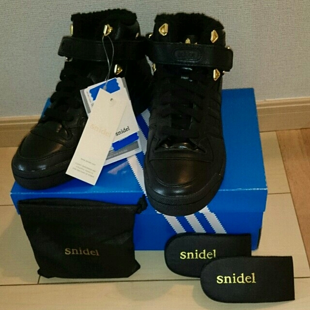 SNIDEL(スナイデル)の完売 adidas新品スニーカー レディースの靴/シューズ(スニーカー)の商品写真