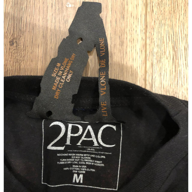 Supreme(シュプリーム)のVLONE 2Pac College T-シャツ メンズのトップス(Tシャツ/カットソー(半袖/袖なし))の商品写真