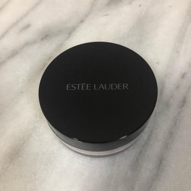 Estee Lauder(エスティローダー)の美品 エスティローダー パウダー  フェイス コスメ/美容のベースメイク/化粧品(フェイスパウダー)の商品写真