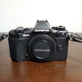 オリンパス(OLYMPUS)の【chi.さま】OLYMPUS OM-D E-M5 Mark II (ミラーレス一眼)