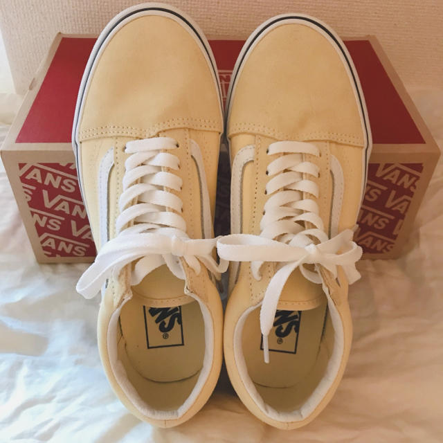 VANS(ヴァンズ)の［VANS］OLD SKOOL VANILLA スニーカー レディースの靴/シューズ(スニーカー)の商品写真