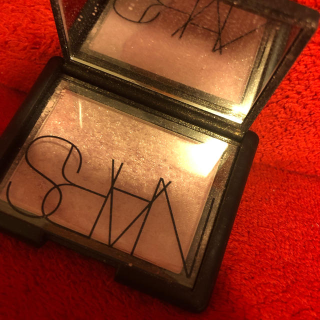 NARS(ナーズ)のナーズ ＮAＲS ハイライティングブラッシュパウダー5132 コスメ/美容のベースメイク/化粧品(フェイスパウダー)の商品写真