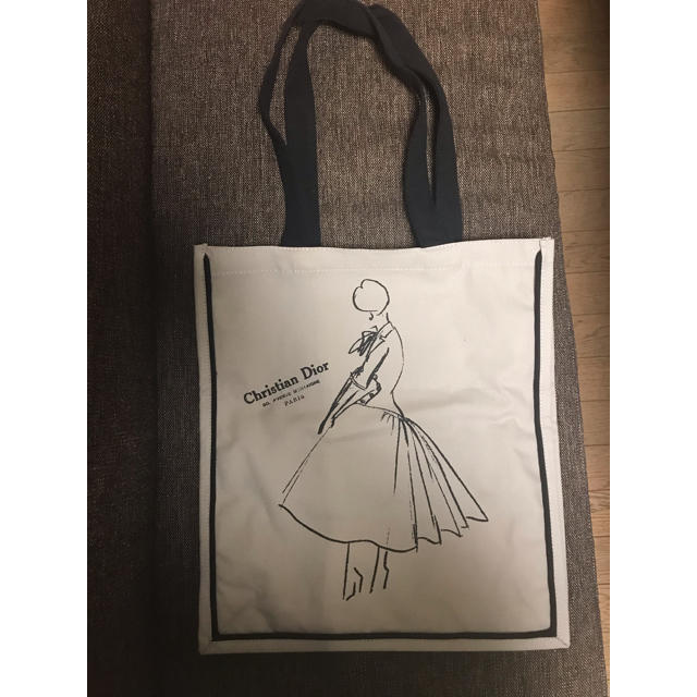 Dior(ディオール)の最終値下げ！Christian Dior✖︎V&A限定トート（グレー） レディースのバッグ(トートバッグ)の商品写真
