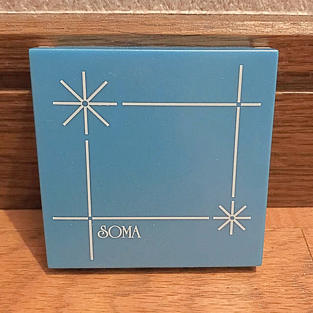 SOMA(ソーマ)の化粧品グッズ6点セット（コンパクトミラー、スポンジ、巾着） コスメ/美容のスキンケア/基礎化粧品(その他)の商品写真