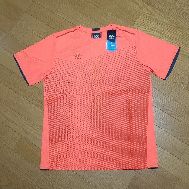 UMBRO(アンブロ)のアンブロ新品Tシャツ速乾素材メンズL メンズのトップス(Tシャツ/カットソー(半袖/袖なし))の商品写真