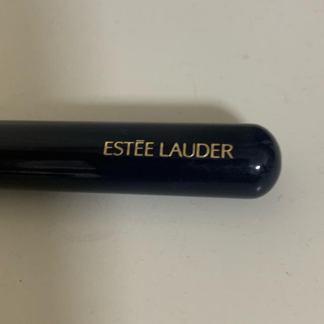 Estee Lauder(エスティローダー)のエスティーローダー パウダーブラシ USED美品 コスメ/美容のベースメイク/化粧品(フェイスパウダー)の商品写真
