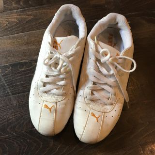 プーマ(PUMA)のpuma プーマ スニーカー 白 アイボリー 茶色 ブラウン 屋内使用のみ 24(スニーカー)