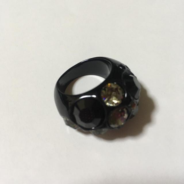 ラインストーン 黒 指輪 レディースのアクセサリー(リング(指輪))の商品写真