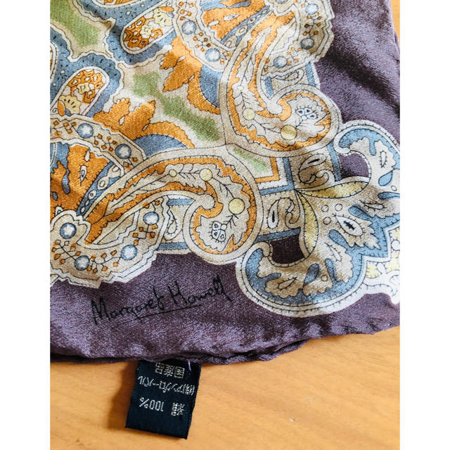 MARGARET HOWELL(マーガレットハウエル)のマーガレットハウエル  秋色 シルク100% スカーフ 美品 レディースのファッション小物(バンダナ/スカーフ)の商品写真