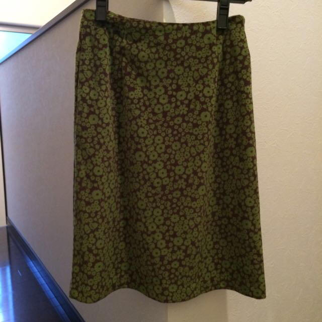 TOMORROWLAND(トゥモローランド)のスカート レディースのスカート(ひざ丈スカート)の商品写真