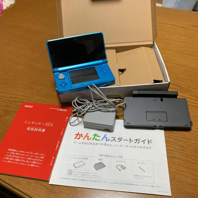 ニンテンドー3DS(ニンテンドー3DS)の【クロロ様専用】ニンテンドー3DS ライトブルー エンタメ/ホビーのゲームソフト/ゲーム機本体(携帯用ゲーム機本体)の商品写真