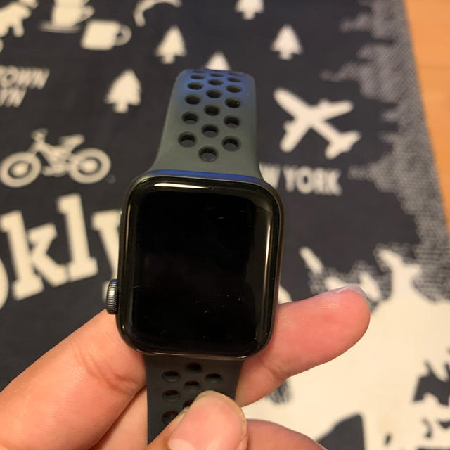 Apple Watch(アップルウォッチ)のApple Watch series4 40mm nike model メンズの時計(腕時計(デジタル))の商品写真