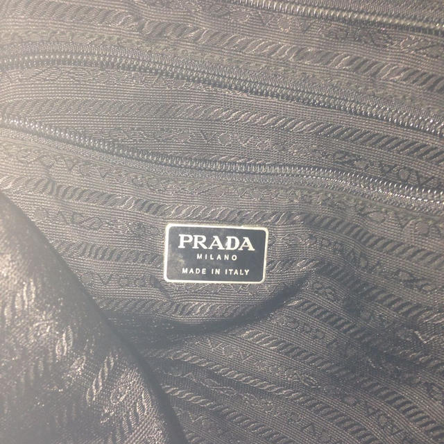 PRADA(プラダ)のPRADA❤︎ナイロントートバッグ難あり レディースのバッグ(トートバッグ)の商品写真