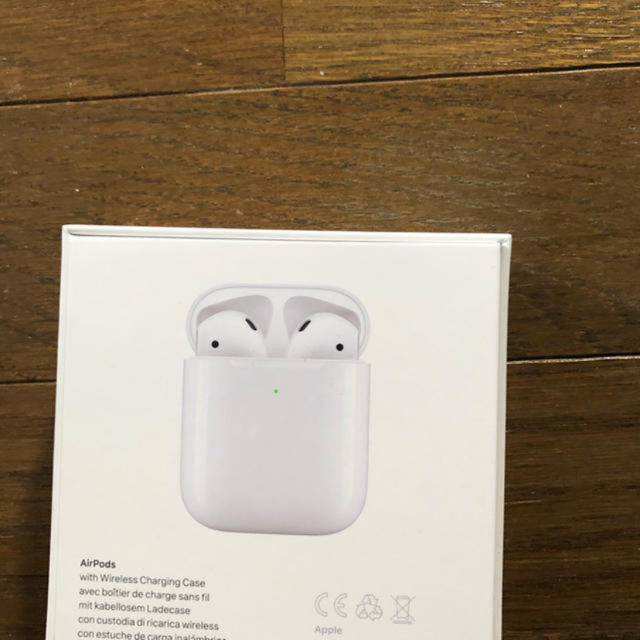 Apple(アップル)のAirPods 第2世代 スマホ/家電/カメラのオーディオ機器(ヘッドフォン/イヤフォン)の商品写真