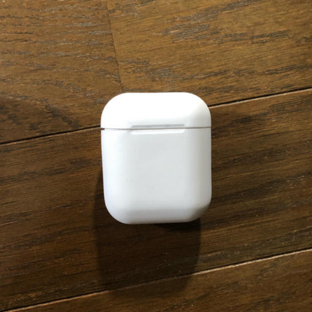 Apple(アップル)のAirPods 第2世代 スマホ/家電/カメラのオーディオ機器(ヘッドフォン/イヤフォン)の商品写真