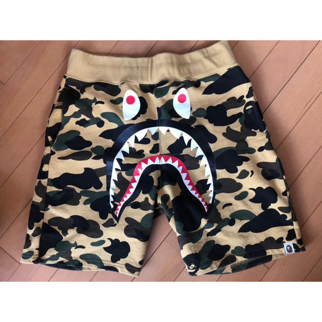 A BATHING APE(アベイシングエイプ)のa bathing ape ハーフパンツ イエローカモ メンズのパンツ(ショートパンツ)の商品写真