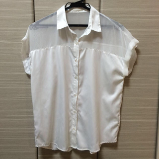 ジーユー(GU)のシンプル♡白シャツ(シャツ/ブラウス(半袖/袖なし))