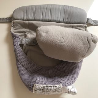 エルゴベビー(Ergobaby)のエルゴ インサート グレー(抱っこひも/おんぶひも)