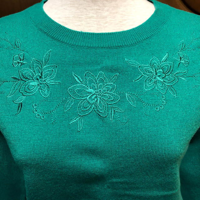 INDEX(インデックス)の【フリッキー様専用】INDEX 鮮やかなグリーンのセーター レディースのトップス(ニット/セーター)の商品写真