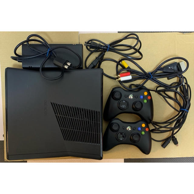 Xbox360(エックスボックス360)の【さくちゃ様専用】 XBOX360 (250GB) ＋ソフト5本 エンタメ/ホビーのゲームソフト/ゲーム機本体(家庭用ゲーム機本体)の商品写真