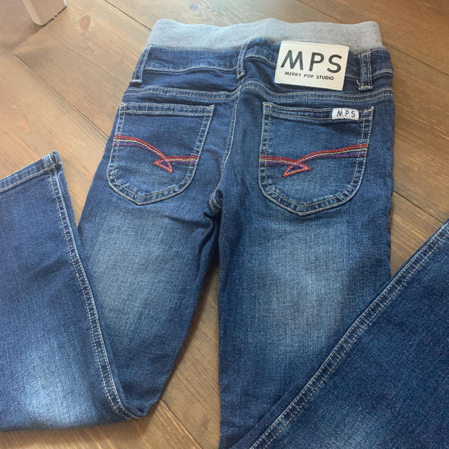 MPS(エムピーエス)のトミー様 ジーンズ＆黒ジーンズ 2本セット キッズ/ベビー/マタニティのキッズ服男の子用(90cm~)(パンツ/スパッツ)の商品写真