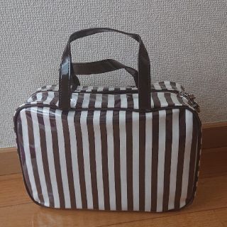 ヘンリベンデル(Henri Bendel)のHENRI BENDEL ヘンリベンデル トラベルポーチ(ポーチ)