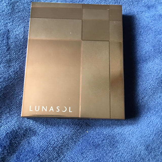 LUNASOL(ルナソル)のルナソル シアーコントラストアイズ 02 コスメ/美容のベースメイク/化粧品(アイシャドウ)の商品写真