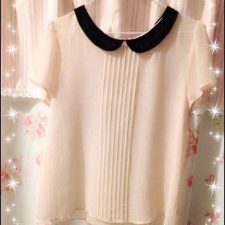 フォーエバートゥエンティーワン(FOREVER 21)の❤️丸襟 バイカラーブラウス❤️(シャツ/ブラウス(半袖/袖なし))