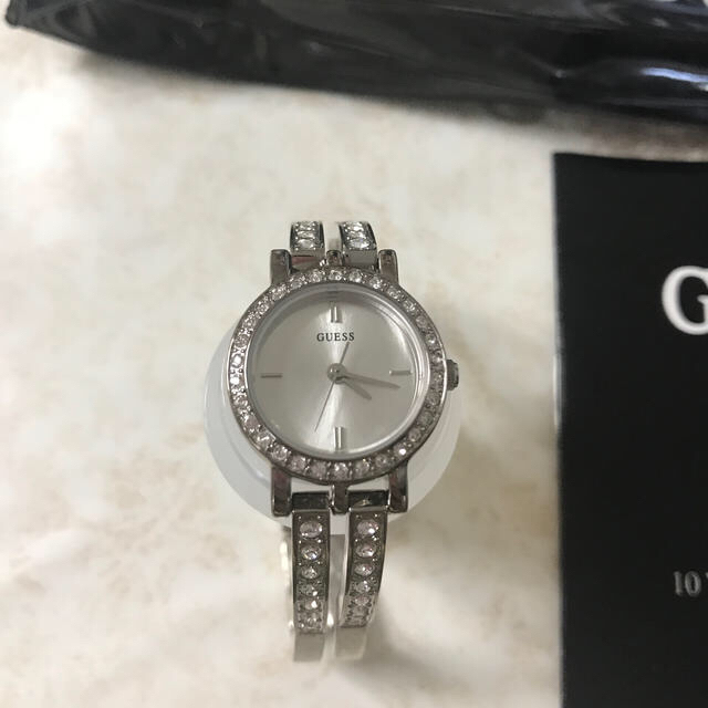 GUESS(ゲス)の■未使用品■guess ゲス 腕時計 ブレスレット レディースのファッション小物(腕時計)の商品写真