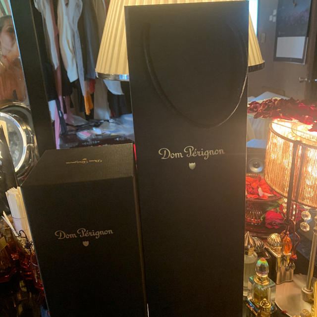 Dom Pérignon(ドンペリニヨン)の完売　ドンペリニヨン  紙袋 空箱 レディースのバッグ(ショップ袋)の商品写真