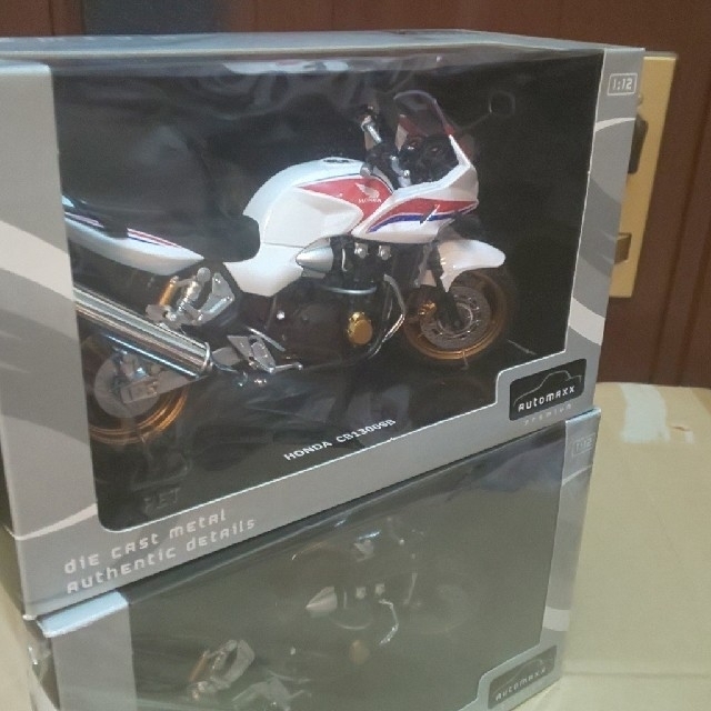 ホンダ(ホンダ)の1/12完成品バイクCB1300 エンタメ/ホビーのおもちゃ/ぬいぐるみ(ミニカー)の商品写真