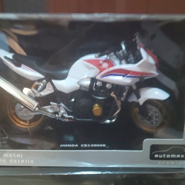 ホンダ(ホンダ)の1/12完成品バイクCB1300 エンタメ/ホビーのおもちゃ/ぬいぐるみ(ミニカー)の商品写真