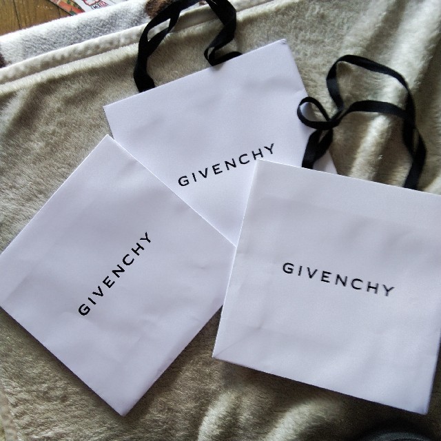 GIVENCHY(ジバンシィ)のジバンシーショップ袋 レディースのバッグ(ショップ袋)の商品写真