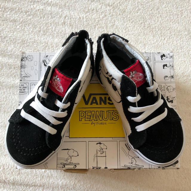 VANS(ヴァンズ)のVANS kidsスニーカーPEANUTSコラボ キッズ/ベビー/マタニティのベビー靴/シューズ(~14cm)(スニーカー)の商品写真