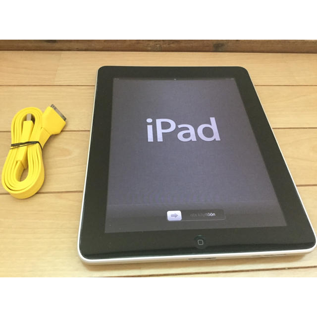 iPad 32G wifi  スマホ/家電/カメラのPC/タブレット(タブレット)の商品写真