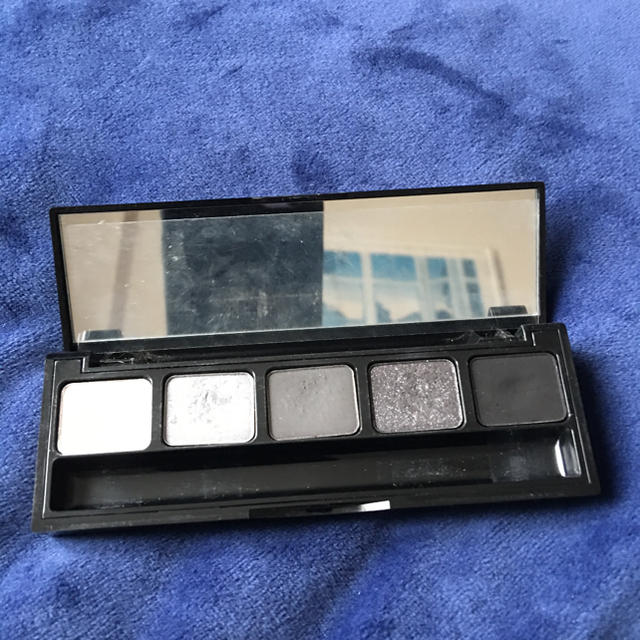 BOBBI BROWN(ボビイブラウン)のボビィ ブラウン スモーキーアイズ コスメ/美容のベースメイク/化粧品(アイシャドウ)の商品写真