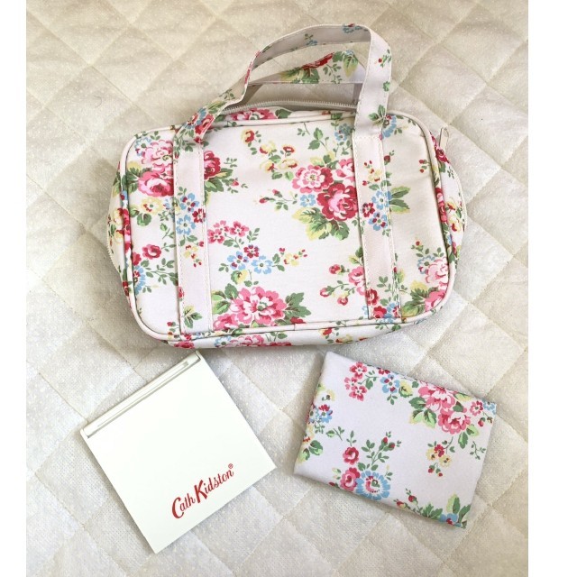 Cath Kidston(キャスキッドソン)の【値下げ】Cath Kidston キャス・キッドソン ♡花柄 コスメポーチ  レディースのファッション小物(ポーチ)の商品写真