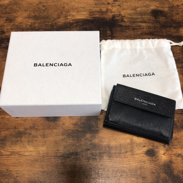 Balenciaga - バレンシアガ  エッセンシャルミニ ウォレットの通販 by ❁Magazin de nasso❁｜バレンシアガならラクマ