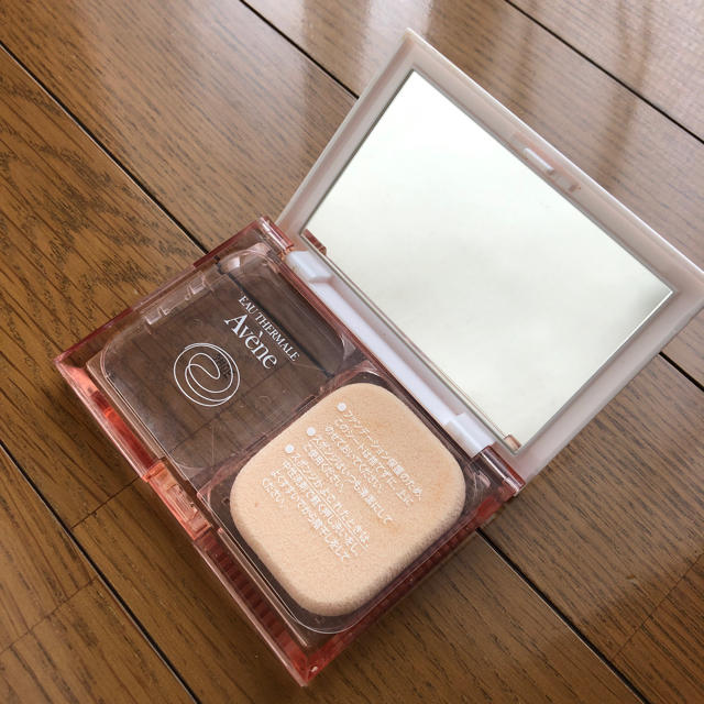 Avene(アベンヌ)のアベンヌ ファンデーションケース コスメ/美容のベースメイク/化粧品(その他)の商品写真