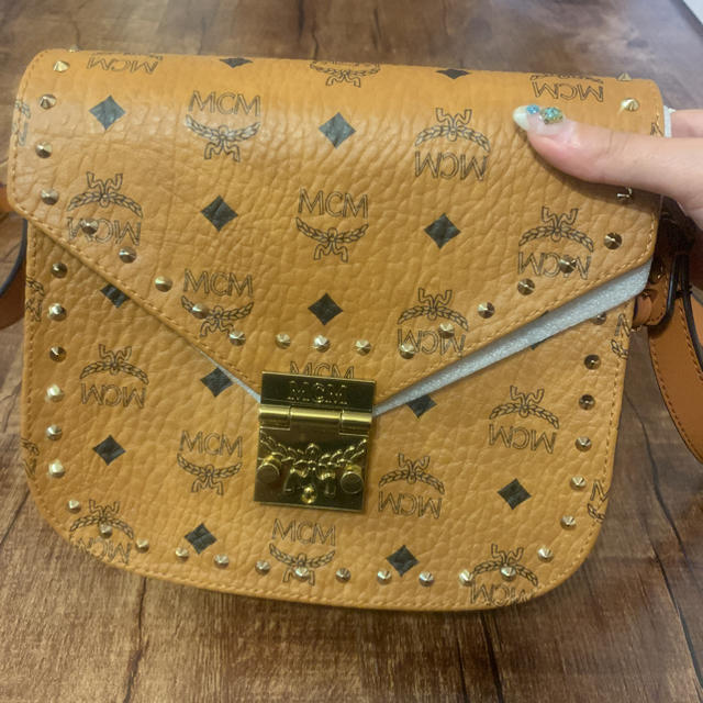 好評にて期間延長】 MCM - ショルダーバッグ MCM ショルダーバッグ