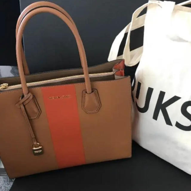 Michael Kors(マイケルコース)のApril様 Michael Kors CENTER STRIPE トートバッグ レディースのバッグ(トートバッグ)の商品写真