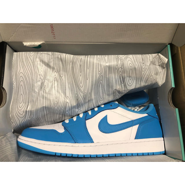 NIKE(ナイキ)のNIKE SB AIR JORDAN 1 LOW QS UNC  30cm メンズの靴/シューズ(スニーカー)の商品写真