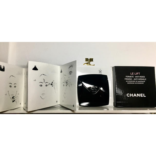 CHANEL(シャネル)の送料無料●定価 6264円●シャネル●リンパマッサージツールコルギかっさプレート コスメ/美容のスキンケア/基礎化粧品(フェイスローラー/小物)の商品写真