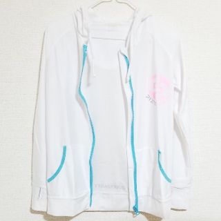 ☆新品未使用☆　ラッシュガード(水着)