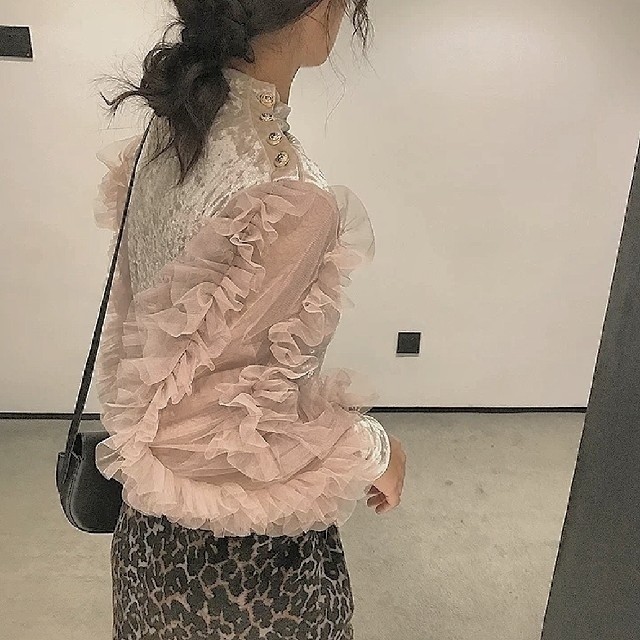 velour volume ruffled tops. レディースのトップス(ニット/セーター)の商品写真