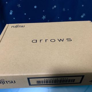 フジツウ(富士通)のARROWS M04 ホワイト(スマートフォン本体)