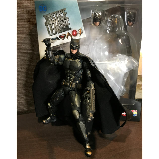 DC - 中古品 MAFEX マフェックス バットマン タクティカル スーツ